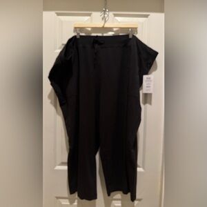 Athletic Works Women's and Women's Plus Core Knit Capri, Size 4X